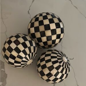 MacKenzie-Child’s inspired set /3 Sphere’s